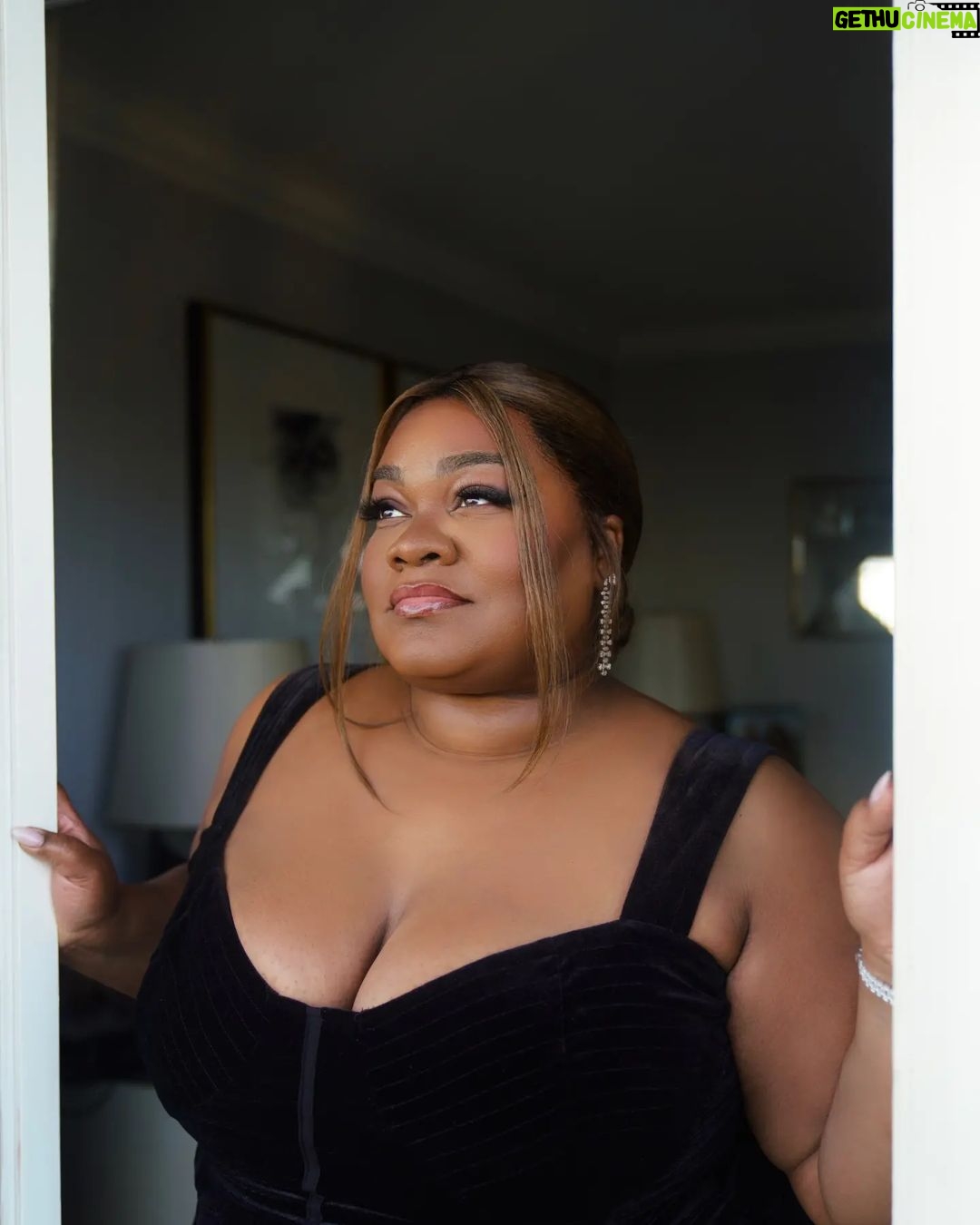 Da'Vine Joy Randolph Instagram - About the other night..... Lost City Premiere. Be sure to catch in theaters THIS WEEKEND 💋 Los Angeles, California