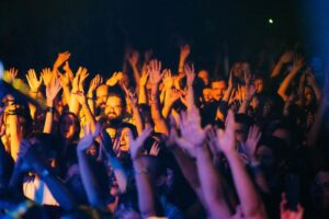 Daði Freyr Instagram - I’m doing a tour pt1 has come to an end! Thank you for making this the best tour yet! pt2 is selling fast so don’t snooz or you will looz
Here are some photos from our last 3 gigs in Milan, Barcelona and Madrid!
#📸 @rorybarnes_