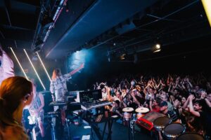 Daði Freyr Instagram - I’m doing a tour pt1 has come to an end! Thank you for making this the best tour yet! pt2 is selling fast so don’t snooz or you will looz
Here are some photos from our last 3 gigs in Milan, Barcelona and Madrid!
#📸 @rorybarnes_