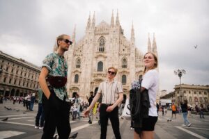 Daði Freyr Instagram - I’m doing a tour pt1 has come to an end! Thank you for making this the best tour yet! pt2 is selling fast so don’t snooz or you will looz
Here are some photos from our last 3 gigs in Milan, Barcelona and Madrid!
#📸 @rorybarnes_