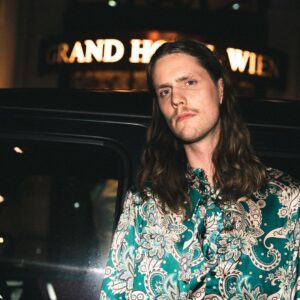 Daði Freyr Instagram - I'm Still Making An Album 2/3 is out on FRIDAY!
I am also releasing a music video to one of the songs on the same day. My biggest video production to date!
Here I am being a total fuckboi.

https://dadifreyr.ffm.to/i-made-an-album

📸 @caendles