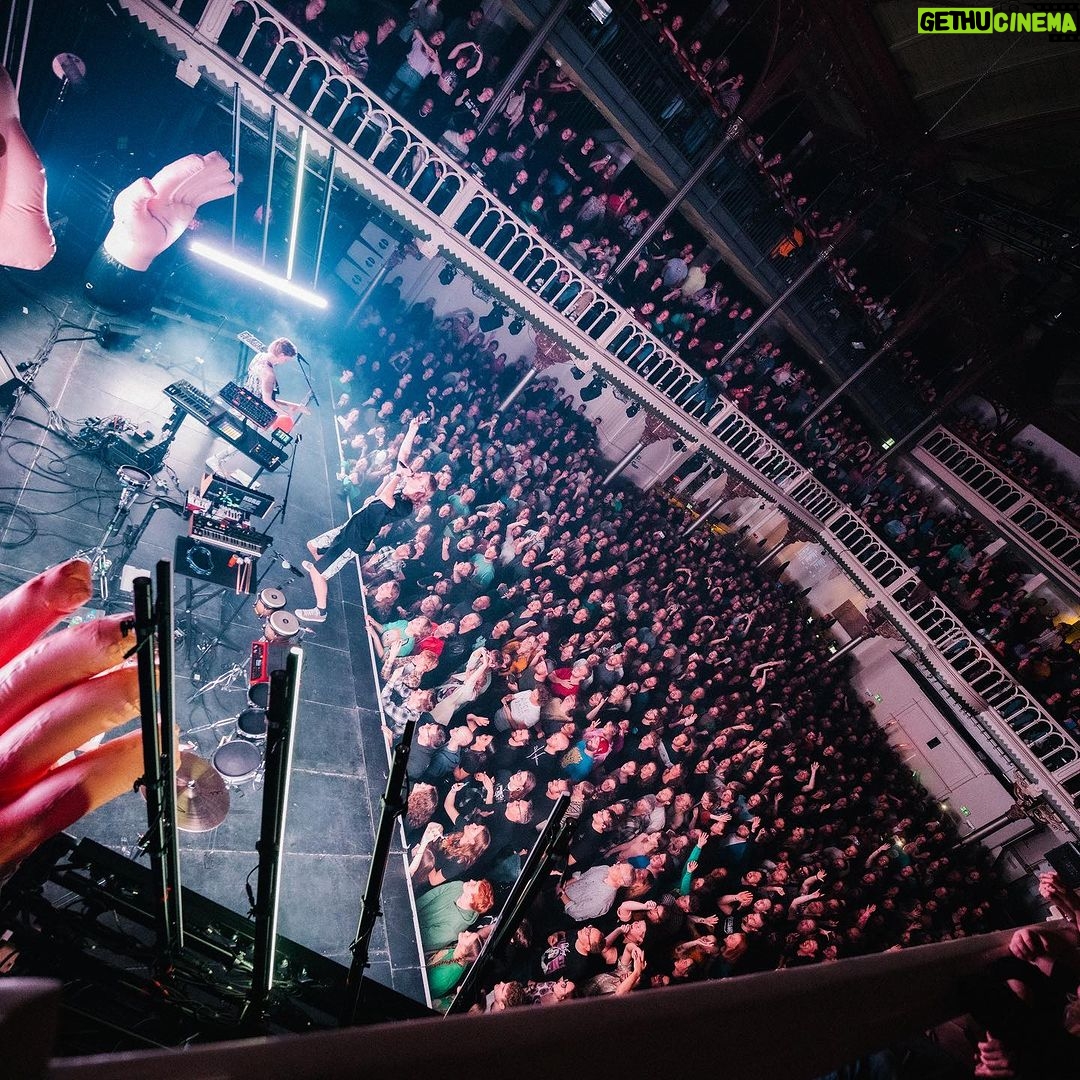 Daði Freyr - 9.4K Likes - Amsterdam and Brussels was wild! Only 4 more shows left of this tour! It has been one of the most rewarding and exhausting experiences of my life and I am so grateful I get to do this! Germany get ready!
📸 @rorybarnes_