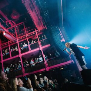 Daði Freyr Instagram - Amsterdam and Brussels was wild! Only 4 more shows left of this tour! It has been one of the most rewarding and exhausting experiences of my life and I am so grateful I get to do this! Germany get ready!

📸 @rorybarnes_