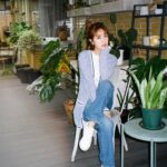 DaYuan Lin Instagram - 還以為只有在忙碌時因為睡不飽和壓力才會產生身體的各種毛病 結果在殺青過後的放鬆 身體才開始反饋給你 原來這就是殺青症候群嗎？ 太好了！好險我又要進組了😝🫶 最近都在實施把身體養好(胖)計畫🤗 拖了好久的照片。 💇🏼‍♀️+📷 @kimberhuang 👗 #beyourownboss