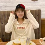 DaYuan Lin Instagram - 拍戲前難得的吳家姐妹午茶時光 妹妹視角♡看得出充滿愛💞 👚 @qun_04 (謝謝峮的聯名運動套裝～可愛)