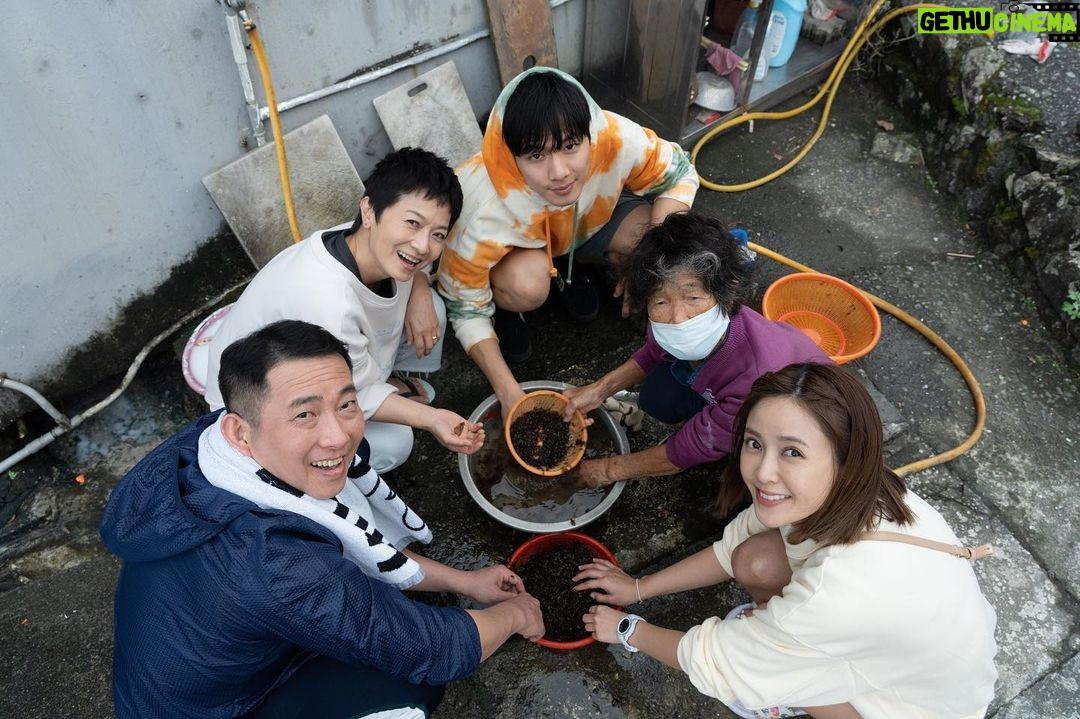 DaYuan Lin Instagram - 可愛又白爛の我們🤪❤️ 五天四夜の #北北基 之旅 意想不到有好多從沒去過的景點🤟🏻 意想不到有那麼多好玩又充滿挑戰の地方😂 意想不到原來這些在北北基就能體驗到了 但!這趟旅程根本就是極限大挑戰?😆🔥 再次驗證了 旅伴是誰真的好重要❤️ 因爲有你們而精彩 因爲有你們而完整 因為有你們好白爛🤣 因為有你們多了好多勇氣啊🥹👐🏻 @actor_nien_hsuan @chechungheng @little_hsiehhsieh Miss u all🫶🫶🫶 就在今晚8點! #花甲少年趣旅行 東森綜合32頻道 #北北基景點不私藏 #一起哭一起笑 😌👌🏻
