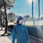DaYuan Lin Instagram - 初二回娘(阿嬤)家 繼續…..耍廢(看劇本)🥹🖐🏻 倒數三天就要開工惹🔥 初二快樂♡ #sisjeans #celine #聽說這個年假放得特別長 #一點感覺也沒有 🙂👏🏻👏🏻👏🏻