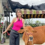DaYuan Lin Instagram – 換我來去打工嘍
當了一整天農婦👩‍🌾
什麼事都難不倒我了^_^？

明天晚上10點
#請問今晚住誰家 
#東森超視33頻道 
@ebc_traveltogether
👚 @majeparis