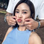 DaYuan Lin Instagram – 假低調，真放閃。

適合給有偶包的男/女友拍照用🤣
(哈哈哈哈哈哈哈

圖2：捏臉的力道可能要稍微控制一下Ok！