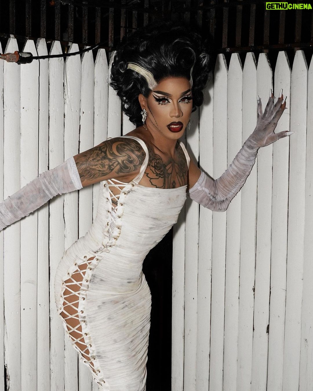 Dahlia Sin Instagram - BRIDE 🔪 Hair @vanityswigvault Photos @themambiche 3 Dollar Bill