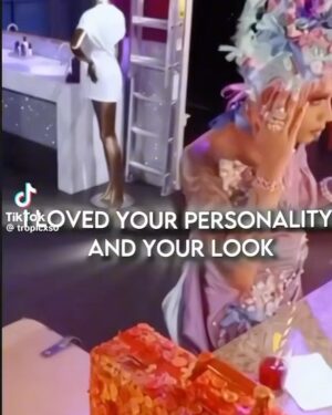 Dahlia Sin Instagram - @crystalmethyd I want a rematch! 😡 I also don’t know how you got into my closet and stole my gorgeous lil Elim gown but I want her back! Also not u trying to pose like me 😂😂😂 I love u sissy 💚 #whoworeitbetter #rudemption #rigged