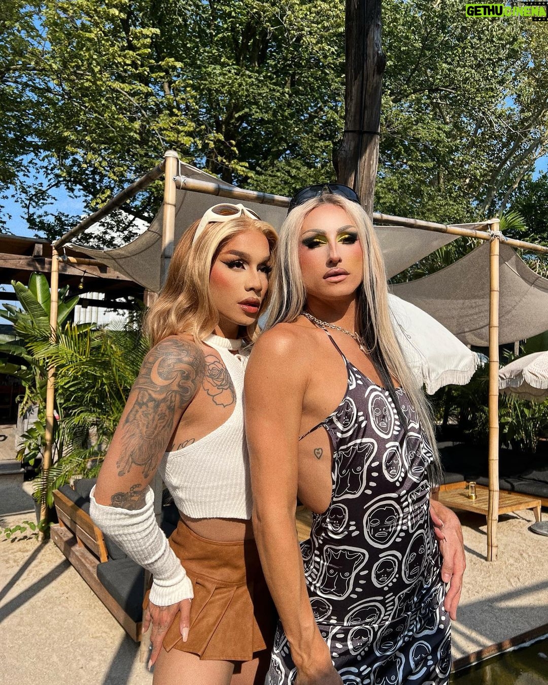 Dahlia Sin Instagram - Island Gal 🏝️ Fit @dollskill
