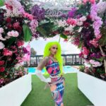Dahlia Sin Instagram - Come Soak Up The Sun With Me By The Pool @summerclubnyc TODAY For @softservenyc It’s 88 Out And I’m Ready To Melt 🦩 3-9PM Ticket Link In Bio 👙 Fit @leak_nyc Hair @hatzbycarlos The Summer Club NYC
