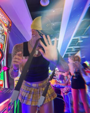 Dahlia Sin Instagram - 🎮🕹️👾 @wynwoodpride 📸✨
