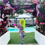 Dahlia Sin Instagram - Come Soak Up The Sun With Me By The Pool @summerclubnyc TODAY For @softservenyc It’s 88 Out And I’m Ready To Melt 🦩 3-9PM Ticket Link In Bio 👙 Fit @leak_nyc Hair @hatzbycarlos The Summer Club NYC