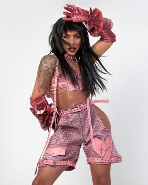 Dahlia Sin Instagram - WoMan Made Skins ⛓
Photo @thedivasoria 
Fits @manmadeskins
Hair @nathanjuergensen