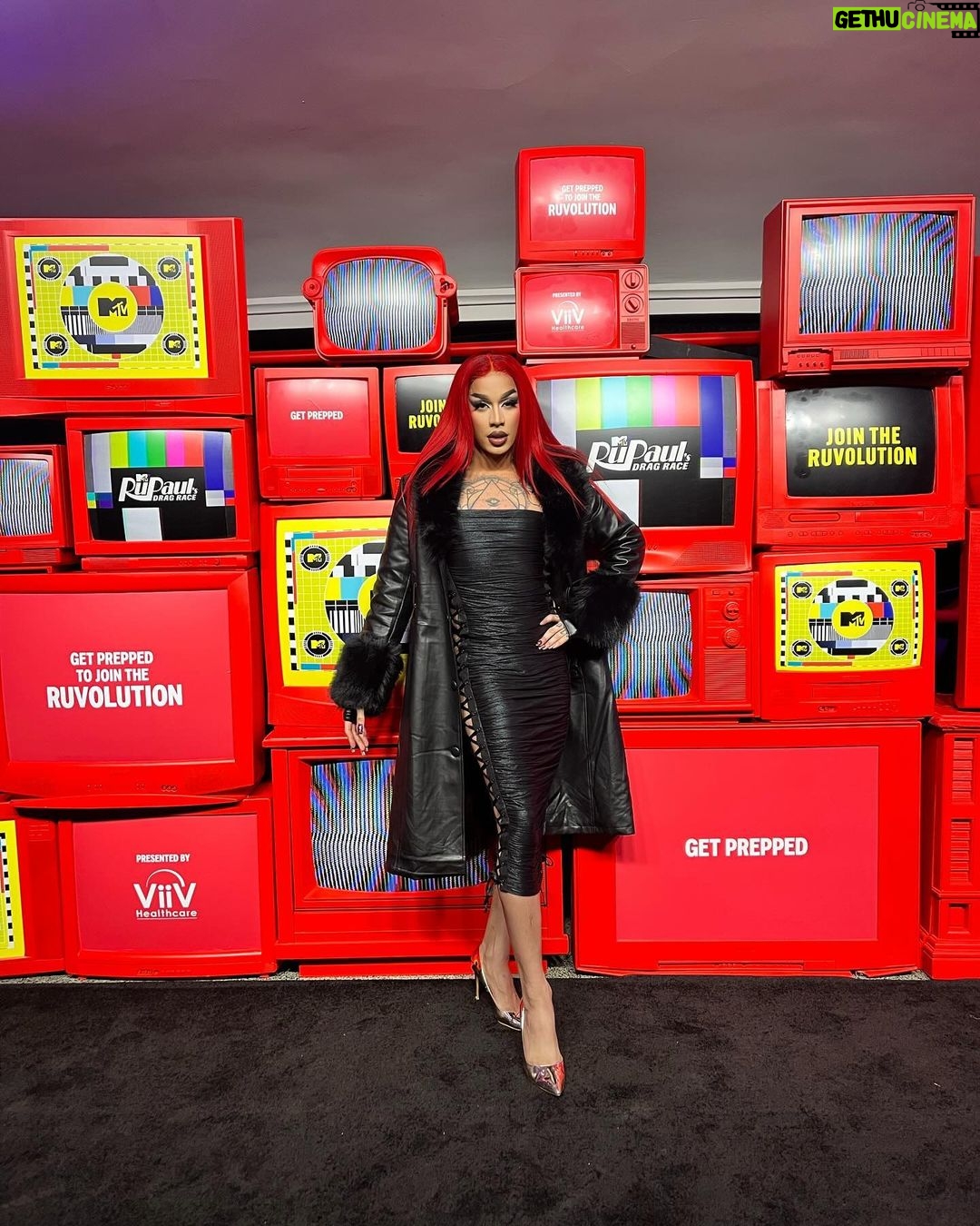 Dahlia Sin Instagram - Premier Party Ready ❤️ @rupaulsdragrace @mtv