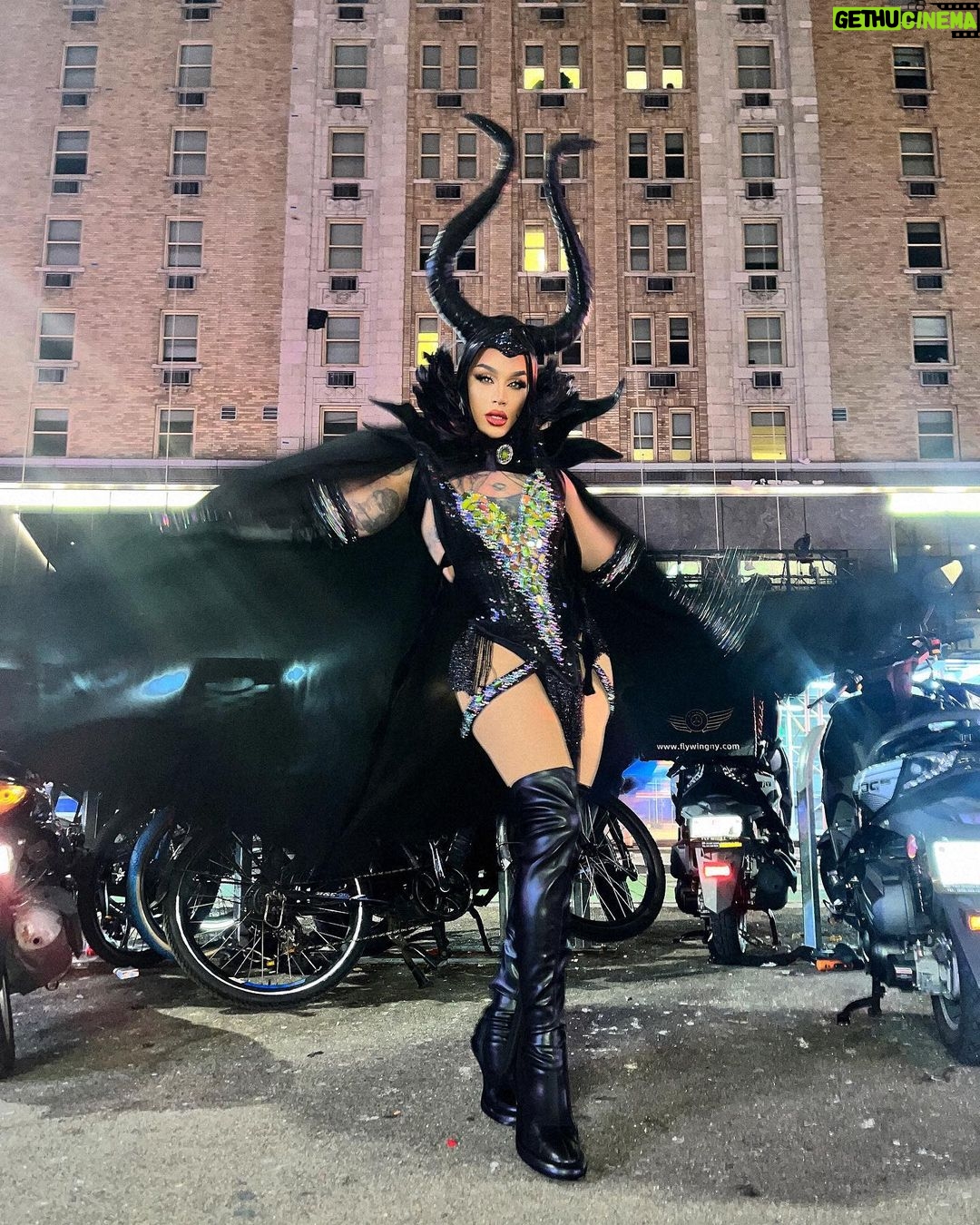 Dahlia Sin Instagram - Maleficent Storms NYC 🔥 New York, New York
