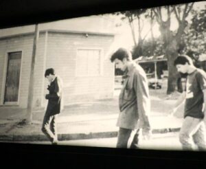 Daniel Hendler Instagram - 19 años de 25 watts. 
Reestreno y reencuentro 
La misma copia 35 mm. El mismo murito, las mismas almas... 🙌🏾 Estará en @cinematecauruguaya a partir del 10 de octubre (Buena idea de @festdetour y Fercho @mutantecine)