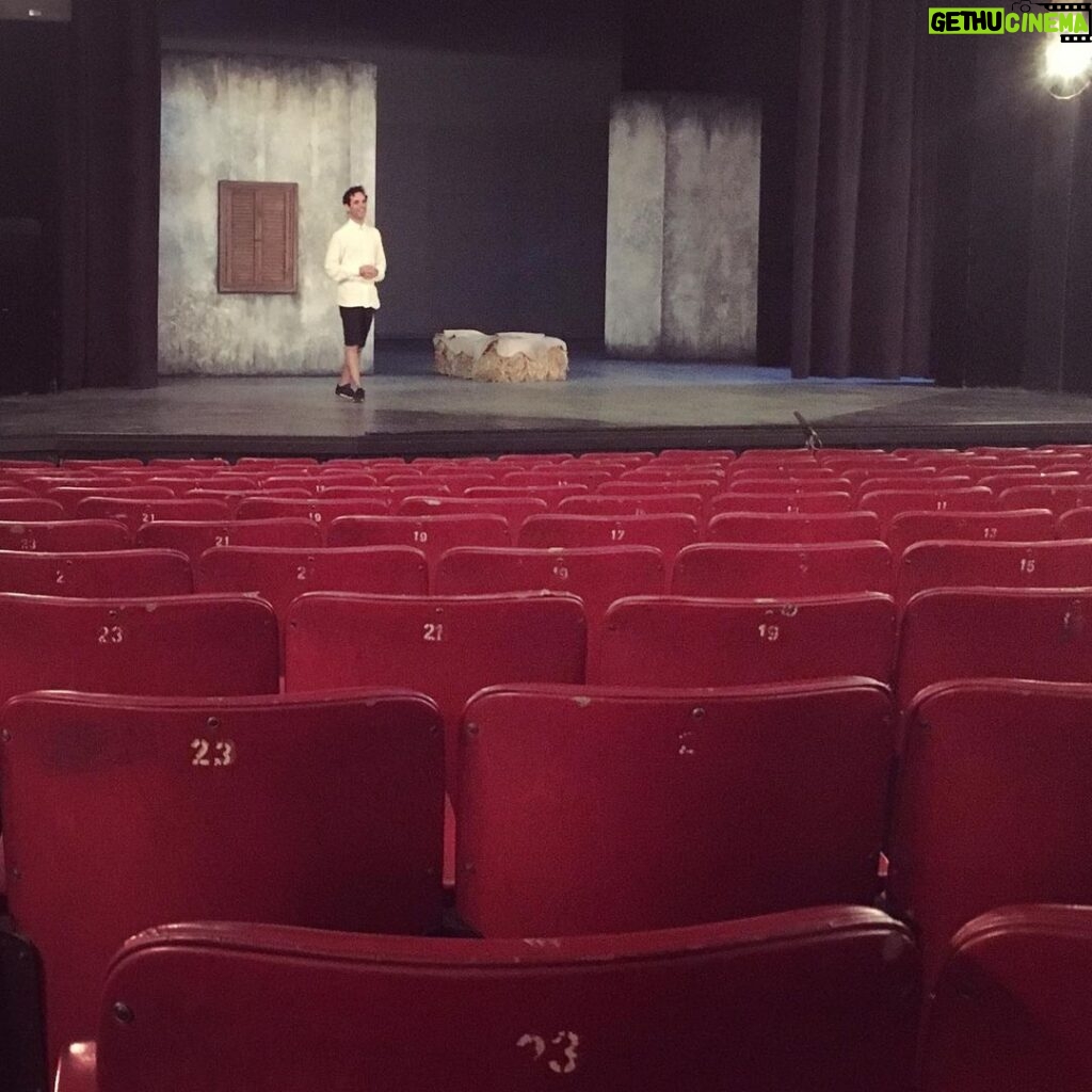 Daniel Hendler Instagram - Inolvidable experiencia la de “Pájaro de barro”. El texto, el equipo, el teatro, el Elenco ✊🏾💚