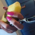 Daniel Hendler Instagram - Hija hace papas fritas
