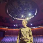 Daniel Hendler Instagram - Hoy empieza la última semana de funciones de Las manos sucias. Un lujo haber formado parte de esta experiencia junto a tan talentoso y amoroso equipo. Muy agradecido con todxs, incluso con Sartre por regalarnos esa lucidez 🤍 @guidobot @ramirodelgado__ @zubiri.maria @nelsonorueda @ariel_perezdemaria @jpgalimberti @ftorrente Guille Aragonés @jenniferaguirrewoy @micaelasleigh @evahalac Rosana, Lucas y toda la hermosa gente del @elsanmartinctba