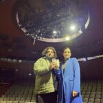 Daniel Hendler Instagram - Hoy empieza la última semana de funciones de Las manos sucias. Un lujo haber formado parte de esta experiencia junto a tan talentoso y amoroso equipo. Muy agradecido con todxs, incluso con Sartre por regalarnos esa lucidez 🤍 @guidobot @ramirodelgado__ @zubiri.maria @nelsonorueda @ariel_perezdemaria @jpgalimberti @ftorrente Guille Aragonés @jenniferaguirrewoy @micaelasleigh @evahalac Rosana, Lucas y toda la hermosa gente del @elsanmartinctba