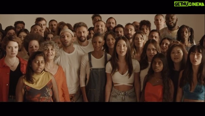 Daniel Lévi Instagram - C’est avec beaucoup d’émotion et aussi beaucoup d’amour que je vous partage le clip de la nouvelle Troupe des 10 Commandements. Merci à tous les artistes de cette nouvelle Troupe de porter cette chanson qui résonne aujourd’hui comme un hommage fort à mon mari qui de là-haut veille… Merci à une personne qui reste dans l’ombre mais qui a été à l’origine, il y a 25 ans, de cette merveilleuse aventure dans laquelle mon mari a incarné Moïse avec de merveilleux artistes. Alors merci à toi @alcoh26 de continuer à lui rendre hommage comme tu le fais et surtout merci pour ton respect envers lui et envers nous sa famille. À toi aussi @pascalobispo merci 🙏🏻 Et merci et bravo aussi bien sûr à toutes les personnes qui œuvrent dans l’ombre. Très belle aventure à vous tous 🫶❤️ Sandrine Lévi