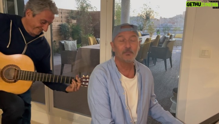 Daniel Lévi Instagram - Des moments forts partagés avec son ami musicien @brunocaviglia Ta EMOUNAH ( Foi) à toujours été plus forte que tout et elle l’est encore aujourd’hui pour nous tous… À bientôt mon mari❤️ #machiahnow