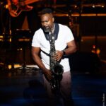 Daniel Lévi Instagram - Merci à toi mon ami Ryan Kilgore d’avoir traversé l’océan pour honorer Daniel et fait raisonner sa musique au son de ton sax 🎷 Tu es un musicien et un homme exceptionnel 🙏🏻❤️ Merci du fond du cœur et ce n’est que le début de l’aventure… 🎶😘 Théâtre Mogador