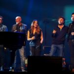 Daniel Lévi Instagram - Merci à vous tous d’avoir été là pour lui… 🤍 Cet hymne restera à jamais l’empreinte de mon mari et aussi celle d’une aventure humaine extraordinaire à vos côtés… alors aujourd’hui, TOUS ENSEMBLE, continuez à faire vivre cette si belle chanson 🙏🏻 Théâtre Mogador