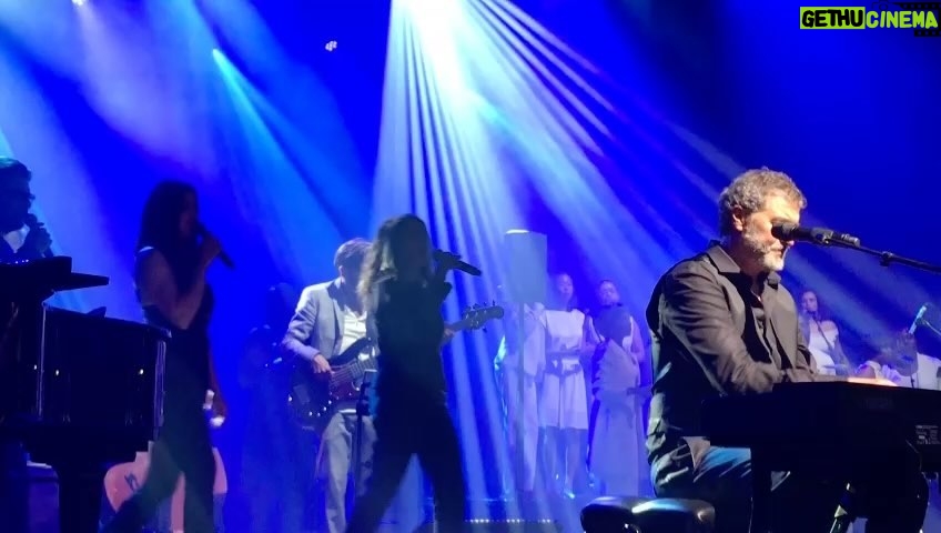 Daniel Lévi Instagram - Je voudrais partager avec vous ce moment si fort, si intense… ce concert où tu as fais trembler les murs de l’Olympia pendant plus de 3h30… Je remercie Hachem tous les jours d’avoir été à tes côtés toutes ces années 🙏🏻🙏🏻 Anne, Ginie, Lisbeth, Nourith,Ahmed, Pedro, Pablo, … vous qui avez répondu présents pour être aux côtés de mon mari et interpréter cette merveilleuse chanson avec lui, je ne l’oublierai jamais et vous faites partie de cette famille de cœur que j’ai aujourd’hui 🙏🏻❤️ J’ai hâte que notre fille grandisse BZH et que vous puissiez lui raconter tous ces bons moments inoubliables que vous avez partagés ensemble… Je vous aime, nous vous aimons ❤️❤️ L'Olympia