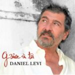 Daniel Lévi Instagram - Chacune de tes chansons est un message de paix, d’amour et de fraternité… MARCHE Album « Grâce à toi » À pas de géant ou à pas de loup À reculons, parfois même à genoux En vitesse ou en précipitation En silence, au son des canons Tant que tu trouves la bonne cadence La tête haute et le corps qui danse Marche et avance Va voir là où tout commence Marche et balance Tout le poids de l’existence Mets le vent dans ton dos Les compteurs à zéro Certains en font cent ou rêvent du premier Souvent ils sont faux ou mal assurés S’il est mauvais, passe à celui d’après Mais chaque pas aura compté Tant que tu trouves la bonne cadence La tête haute et le corps qui danse Marche et avance Va voir là où tout commence Marche et balance Tout le poids de l’existence Marche si tu penses Qu’on a droit à plus de chances Marche si tu flanches Relève-toi et recommence Met le vent dans ton dos Tous les compteurs à zéro À la bonne cadence Tête haute et corps qui danse Marche et avance Va voir là où tout commence Marche et balance, tout le poids de l’existence Marche si tu penses Qu’on a droit à plus de chances Marche si tu flanches Relève-toi et recommence Marche et avance Va voir là où tout commence Marche et balance, tout le poids de l’existence Marche si tu penses Qu’on a droit à plus de chances Marche si tu flanches Relève-toi et recommence @veroniqueseard @trollerfrancois @annesophieinparis @addictivemusicfrance @sandrine_aboukrat_levi