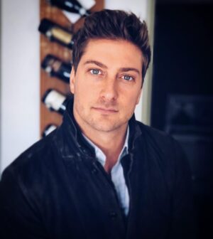 Daniel Lissing Instagram - Thanks for the photo and edit @jegdiva ❤️