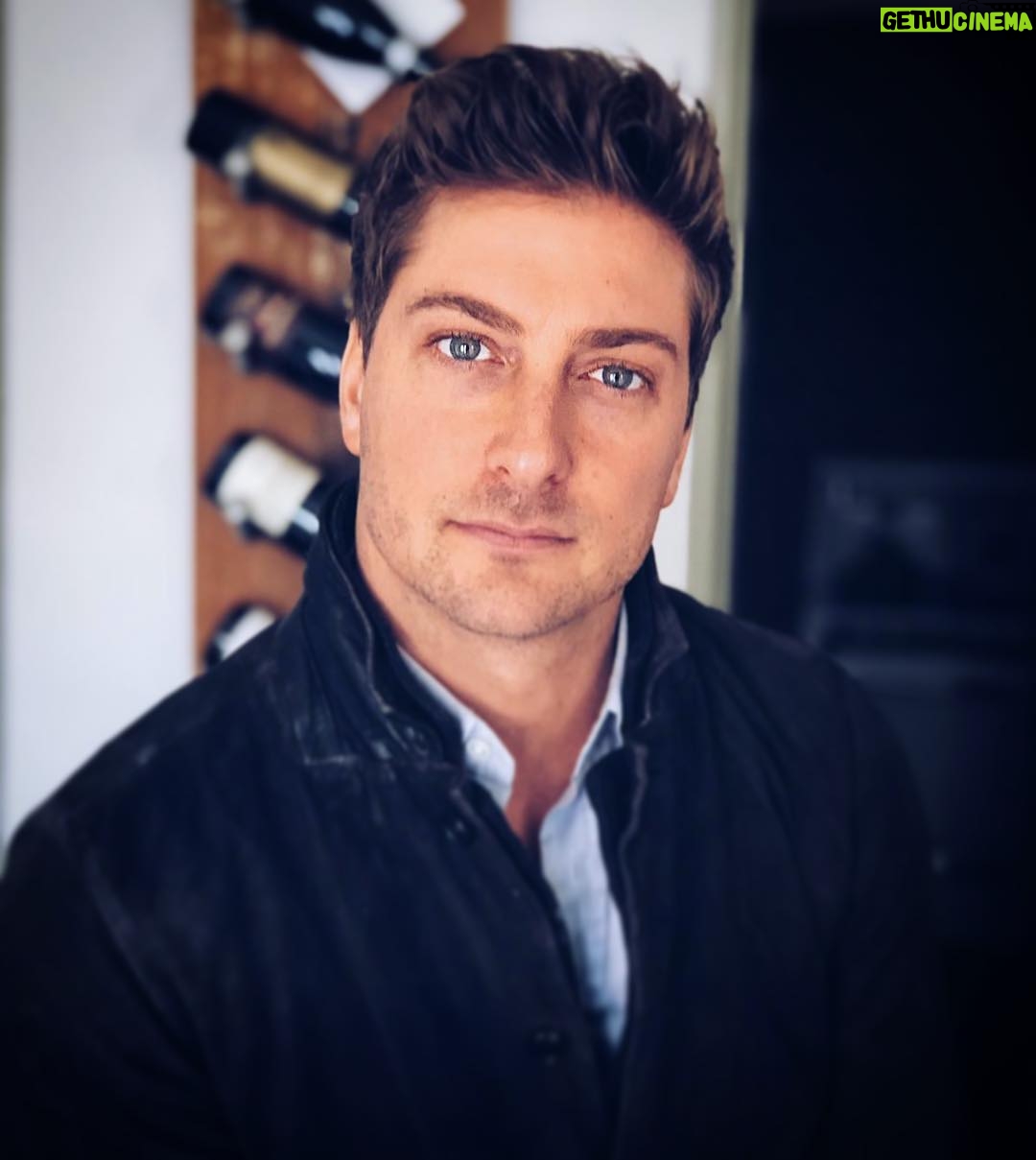 Daniel Lissing - 32.1K Likes - Thanks for the photo and edit @jegdiva ❤️