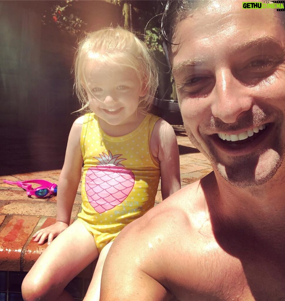 Daniel Lissing Instagram - Pool time with my very cute niece #summer #family Sydney, Australia