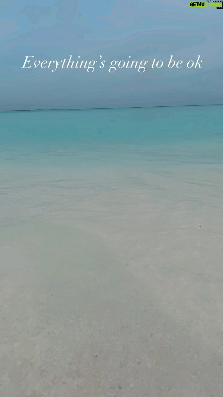 Daniel Lissing Instagram - @velassarumaldives VELASSARU MALDIVES