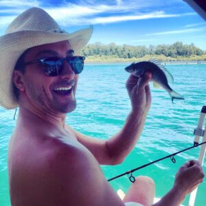 Daniel Lissing Instagram - Great day on the blue #happiness #summer #family