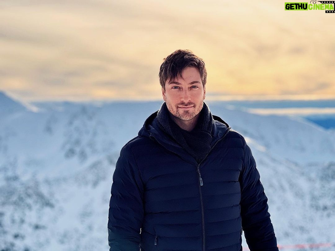 Daniel Lissing - 23.6K Likes - HAPPY NEW YEAR!