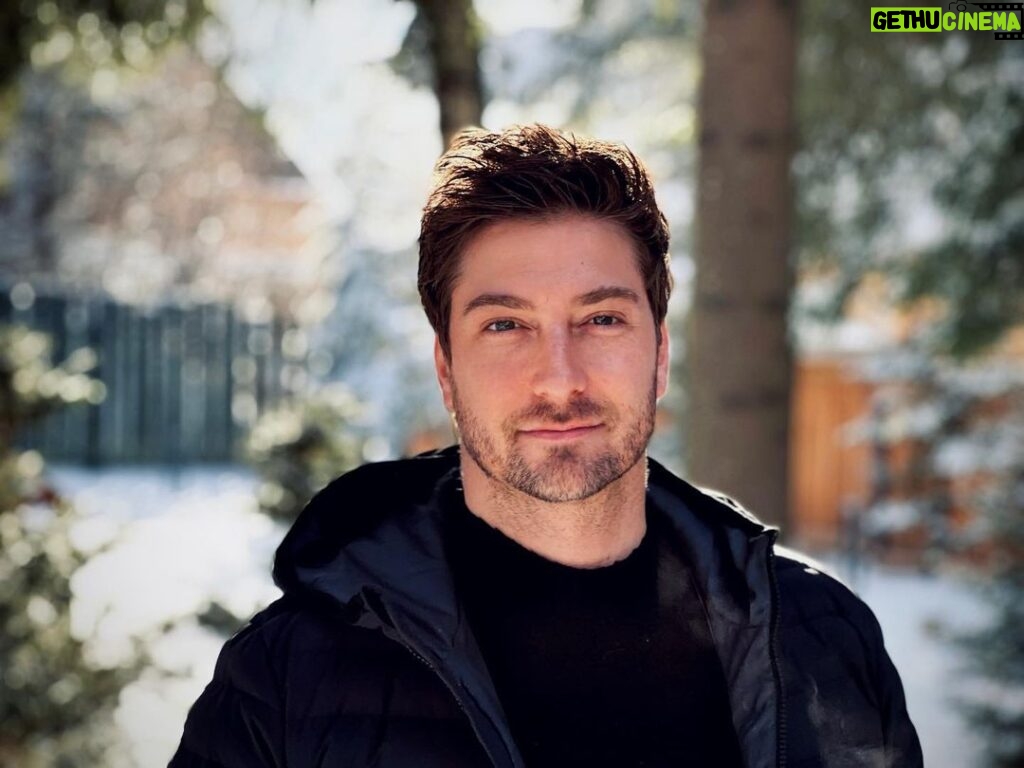 Daniel Lissing Instagram - Sending everyone love as we approach the end of another turn around the sun. I hope 2022 brings you all lots of love, happiness and peace of mind - A big goal for me to have more of this coming year!! Zakopane