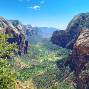 Daniel Lissing Instagram - I had an amazing trip with my mate @5eigenthaler to @zionnps ... The pictures don’t do this beautiful place in the world justice... but you get the idea 😉