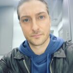 Daniel Lissing Instagram - The standard trailer #selfie Warner Bros. Entertainment