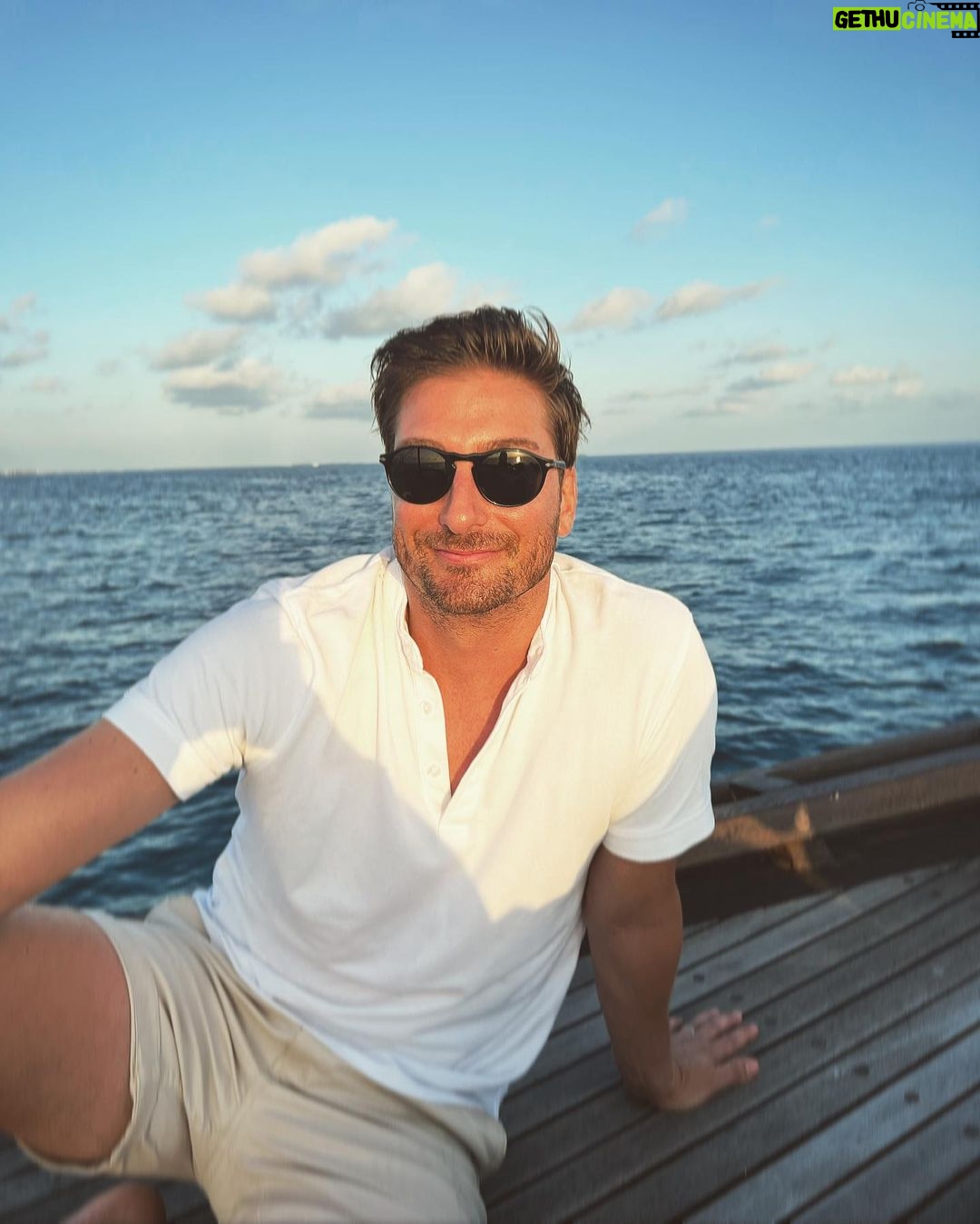 Daniel Lissing Instagram - Reset complete… VELASSARU MALDIVES