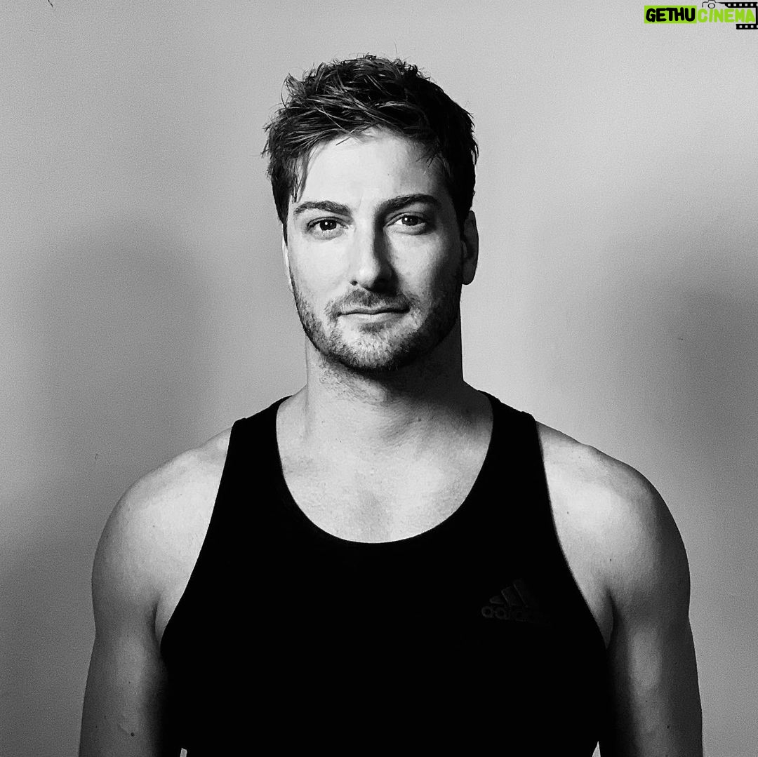 Daniel Lissing - 29.2K Likes - Moon-rise. Sunset. 🌕☀️