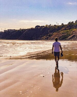 Daniel Lissing Instagram - Back on social media after a month off. You should try it... and do some reflecting 😉☀️ #weekendvibes #imback