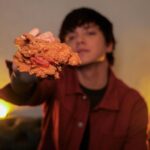 Daniel Padilla Instagram - Legendary cravings unlocked: #KFCDoubleDownIsBack! Indulge in the all-meat wonder, no bun needed. Hurry, Limited time only! #LegendsEatLegends 👌
