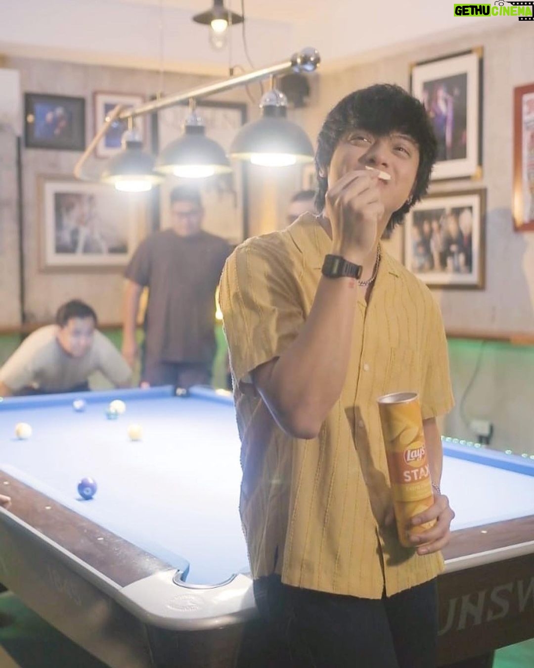 Daniel Padilla - 269.5K Likes - Sa sobrang #DeliciouslyDistracting ng crunchtastic #LaysStax, preno muna sa laro! 🤣
@laysphilippine