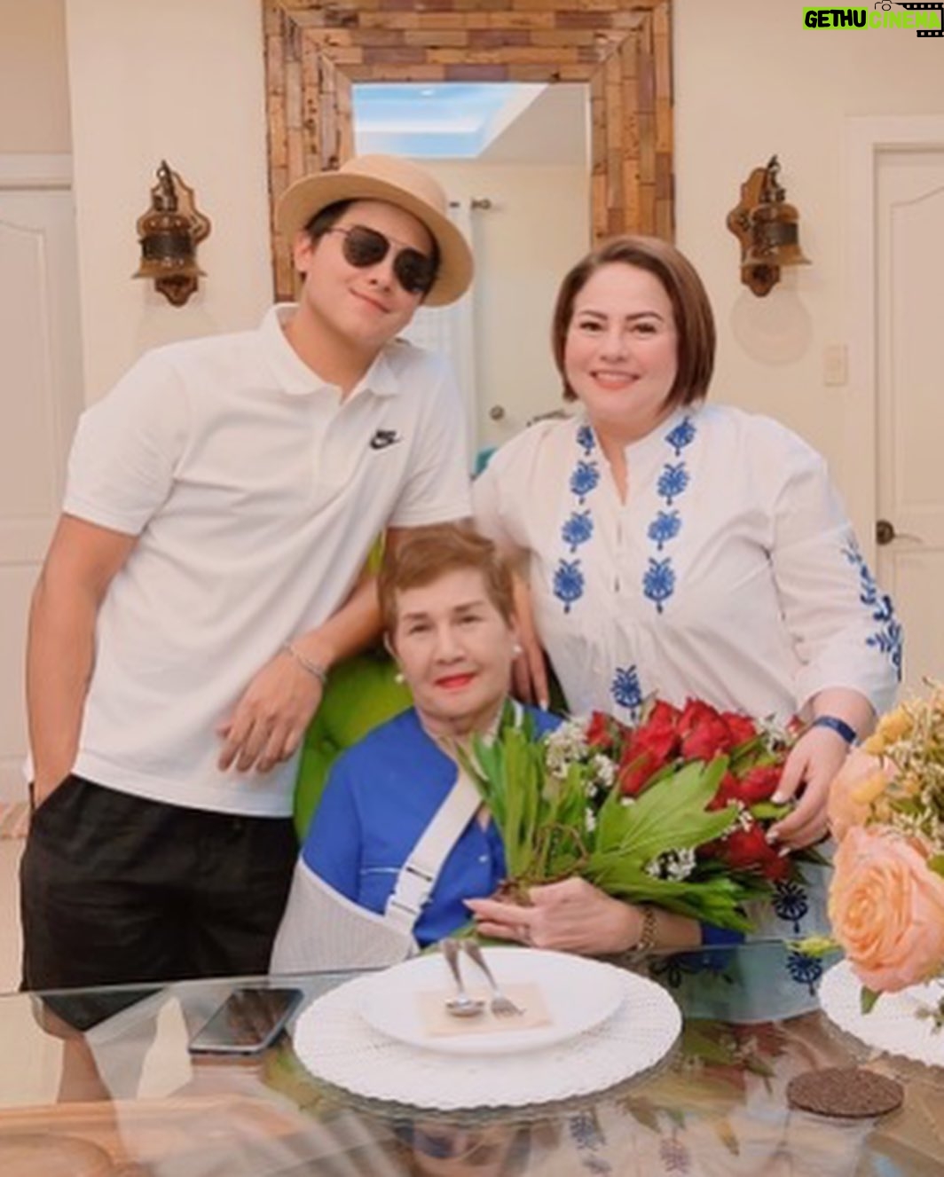 Daniel Padilla Instagram - Lola ko. Nanay ko. Ang mga nag palaki saakin. Pag Mamahal na hinding hindi ko ipagpapalit. Salamat Mama at Lola. 🖤