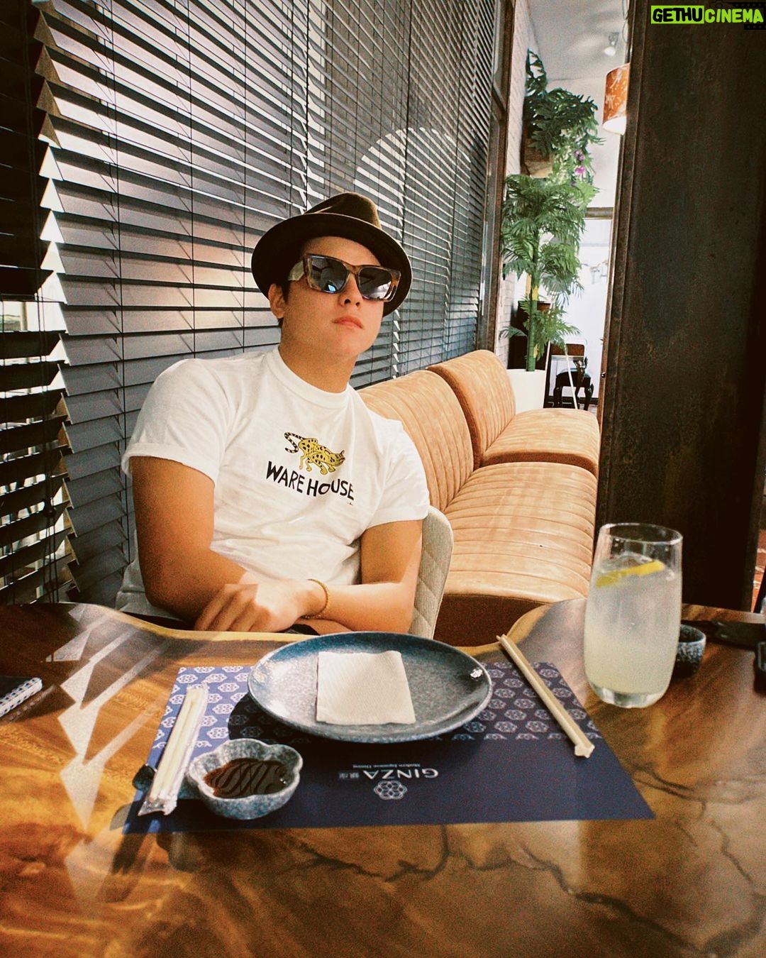 Daniel Padilla - 717.7K Likes - Ngiting busog.. hanggang sa pagtulog log log 🤫🙊