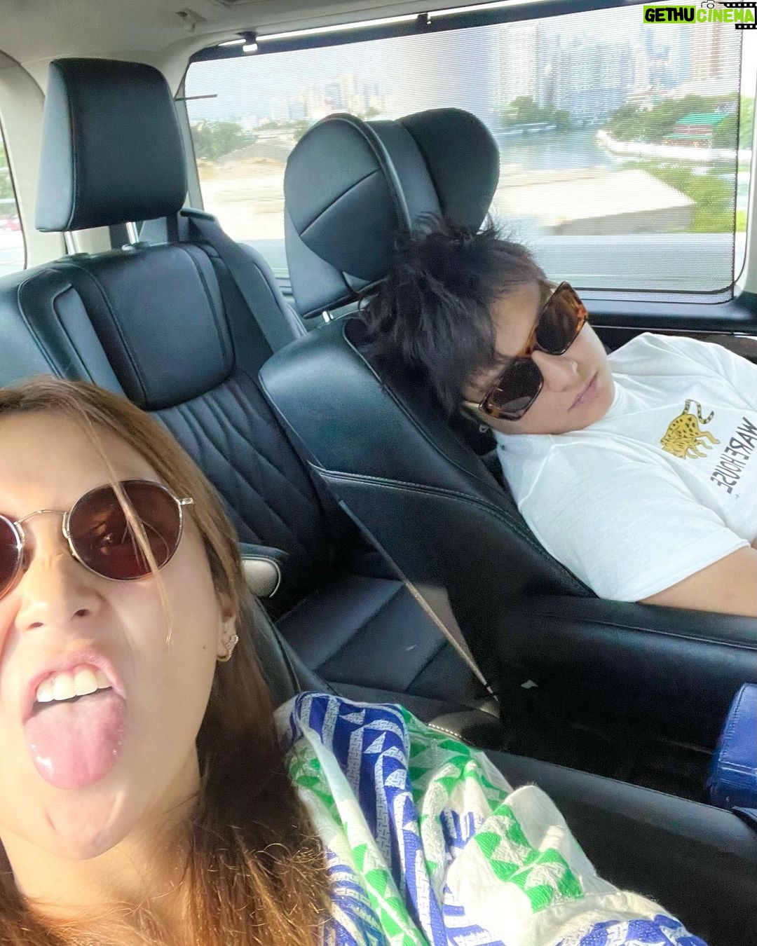 Daniel Padilla - 717.7K Likes - Ngiting busog.. hanggang sa pagtulog log log 🤫🙊